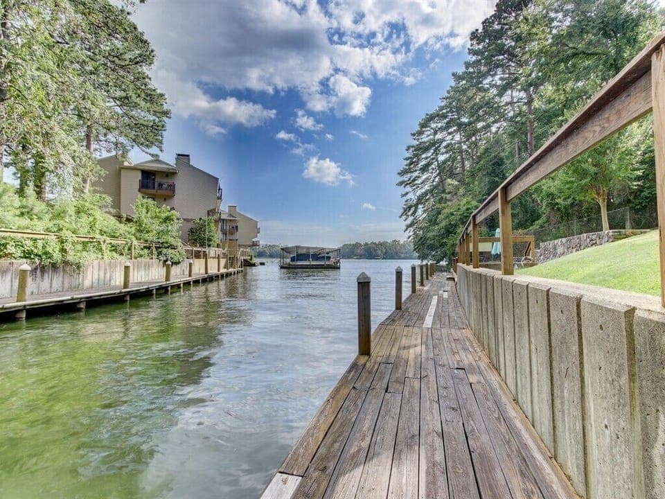 LAKE ACCESS plus you can tie up your boat here for the day!  Marina close by...