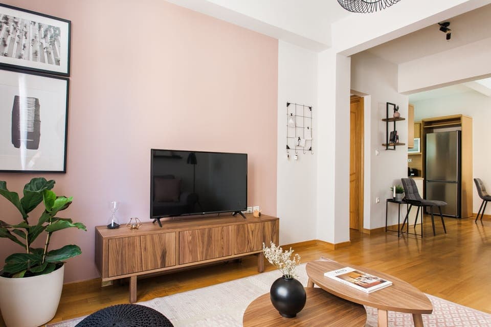 Apartment, 1 Bedroom | Living area | 43-inch flat-screen TV with satellite channels, Smart TV, Netflix