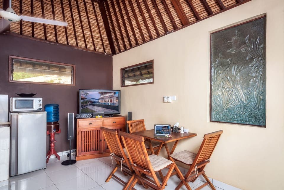 Panoramic Villa, 1 Bedroom | In-room dining