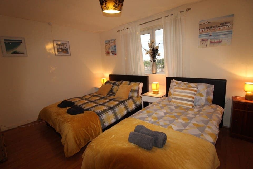 Room | Iron/ironing board, free WiFi, bed sheets