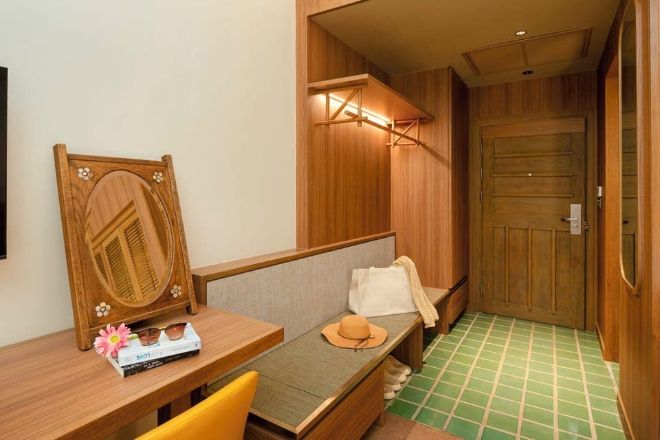 Premier Sea View | Bathroom | Shower, free toiletries, hair dryer, bathrobes