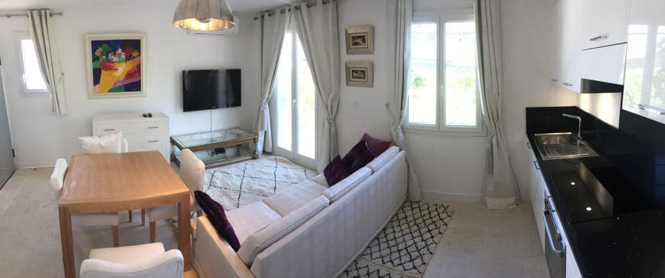 Studio Suite, Kitchen (A6) | Living area | Flat-screen TV