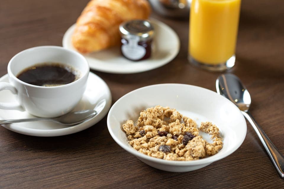 Daily buffet breakfast (GBP 15.3 per person)