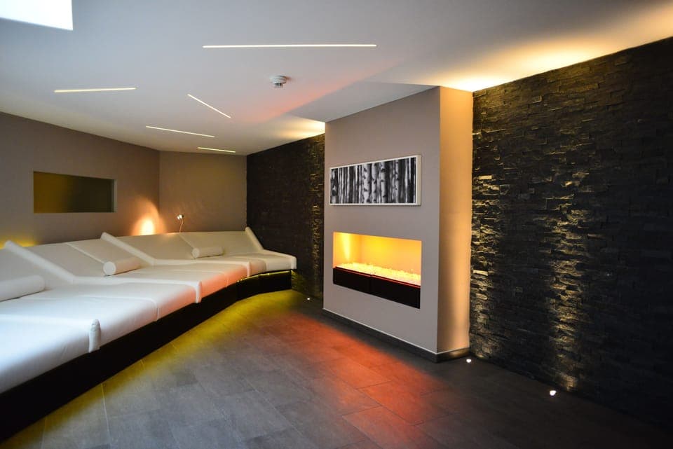 Sauna, steam room, body treatments, sports massages, body wraps