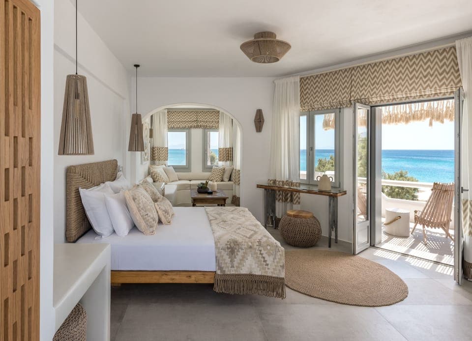 Panoramic Suite, Hot Tub, Sea View | Frette Italian sheets, premium bedding, memory foam beds, free minibar