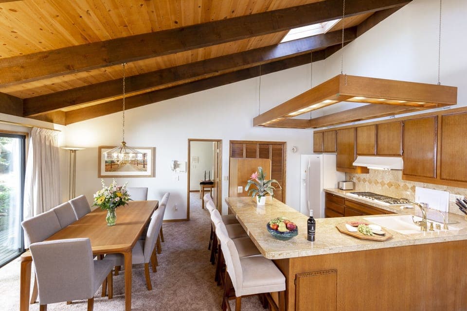 

Family Room Dining area - Seats 10 plus 4 Bar Stools, Frig has ice maker