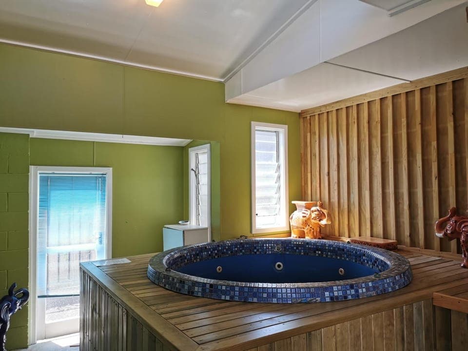 Shower, free toiletries, towels, soap