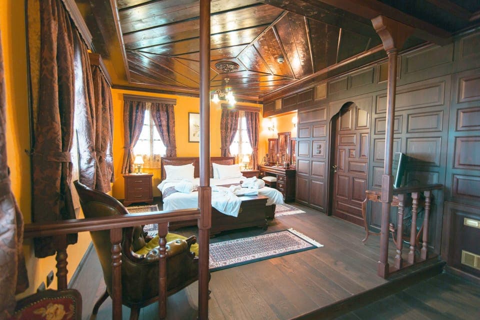 Grand Studio Suite | Premium bedding, pillowtop beds, minibar, individually decorated