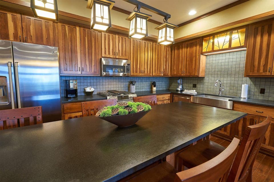 2 BEDROOM 2 KING POOL VIEW PENTHOUSE SUITE | Private kitchen | Fridge, microwave, oven, stovetop