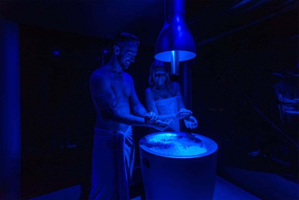 Couples treatment rooms, sauna, hot tub, steam room, Turkish bath