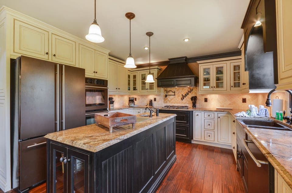 Main Level-Kitchen