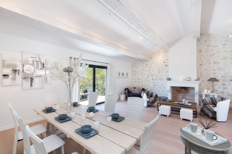 Free daily cooked-to-order breakfast