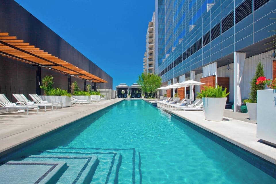 Outdoor pool, open 7:00 AM to 8:00 PM, cabanas (surcharge)