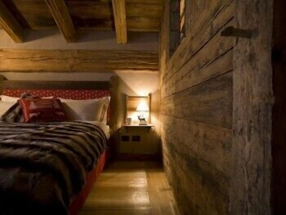 Premium bedding, in-room safe, cribs/infant beds, free WiFi