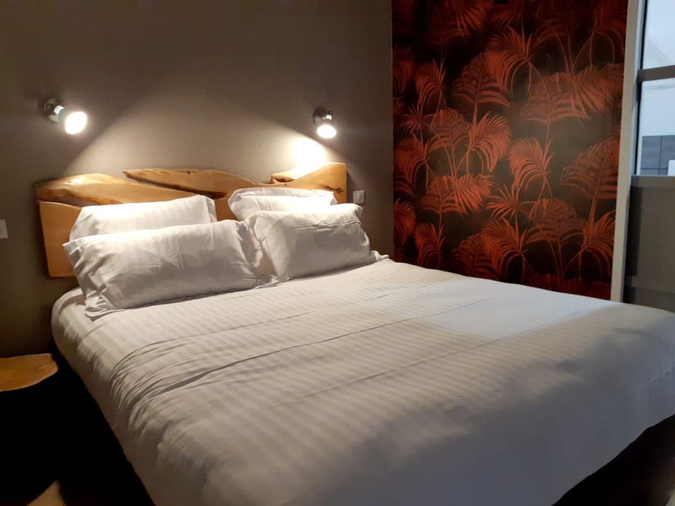 Soundproofing, free WiFi, bed sheets, wheelchair access