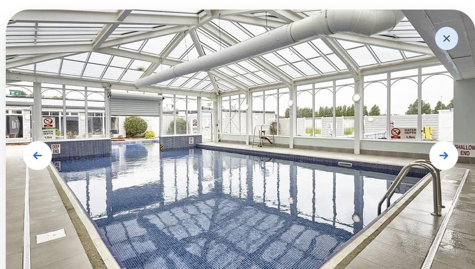 Chalet | Pool | Indoor pool, outdoor pool