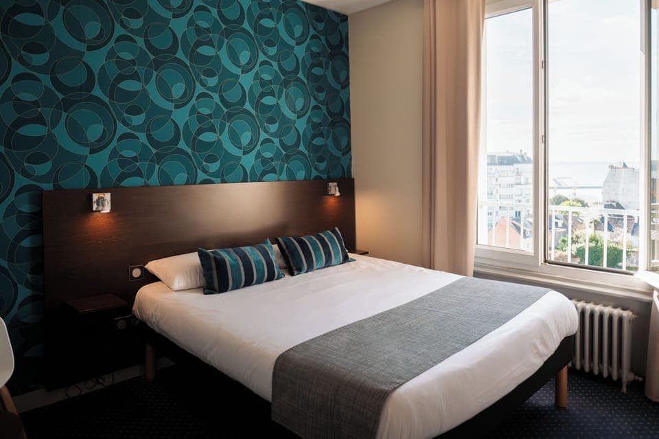 Double Room | Desk, blackout drapes, soundproofing, iron/ironing board