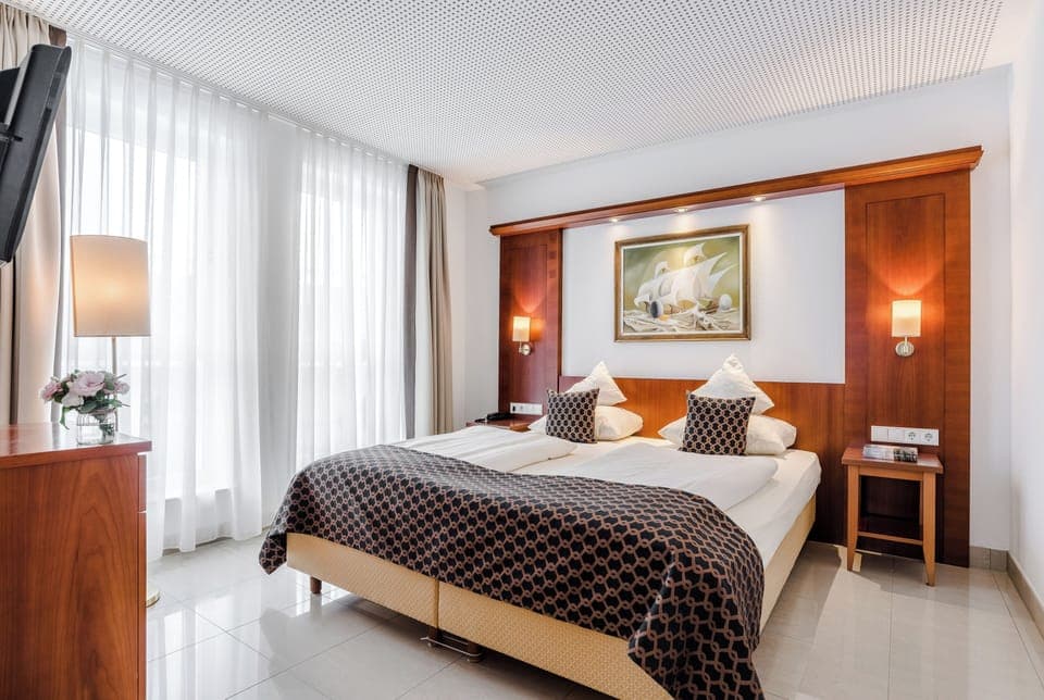 Suite | 1 bedroom, premium bedding, in-room safe, individually furnished