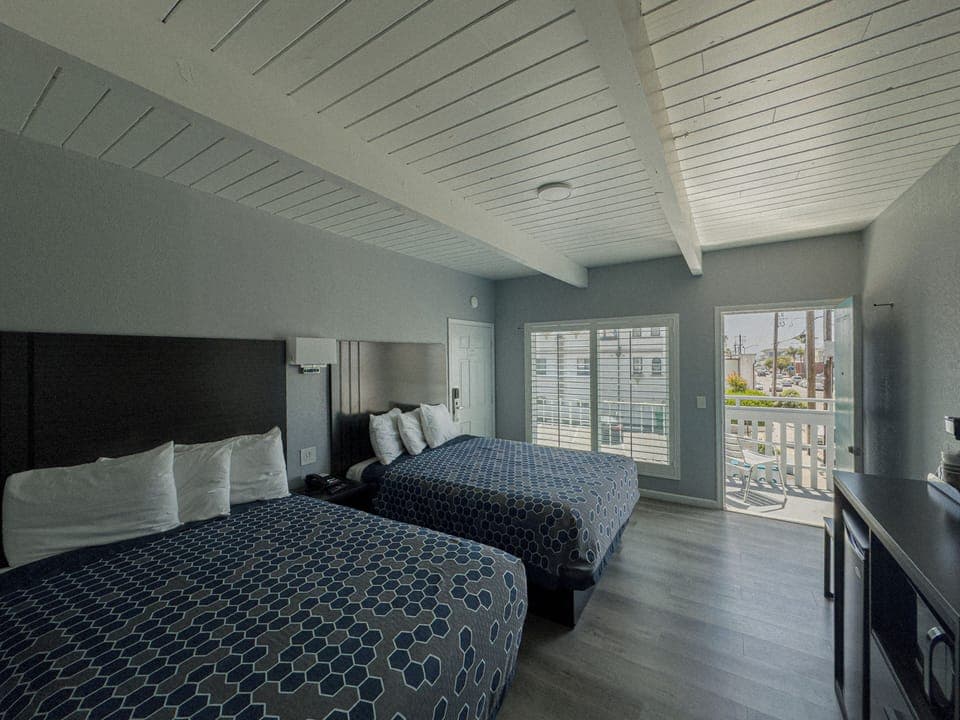 Two Queen Beds - Second Floor | Free WiFi, bed sheets