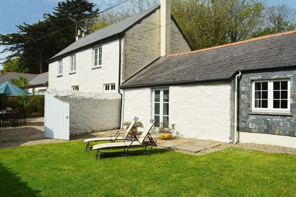 Mews Cottage is an exquisite holiday cottage set in the tranquillity and seclusion of the magnificent Bonython Estate