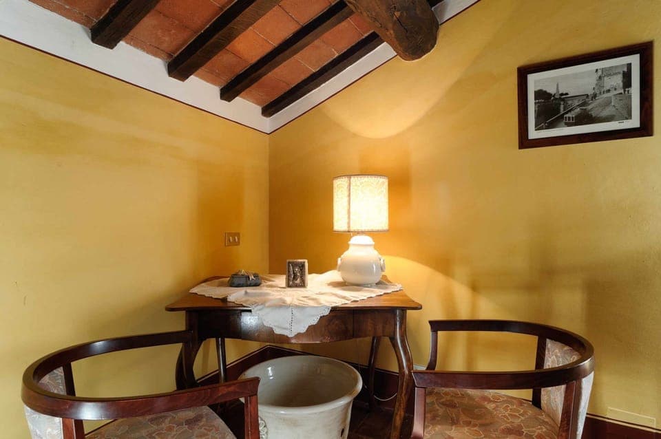 Double bedroom detail