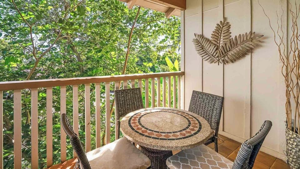 Waikomo Stream Villas #333 - GArden View Dining Lanai - Parrish Kauai