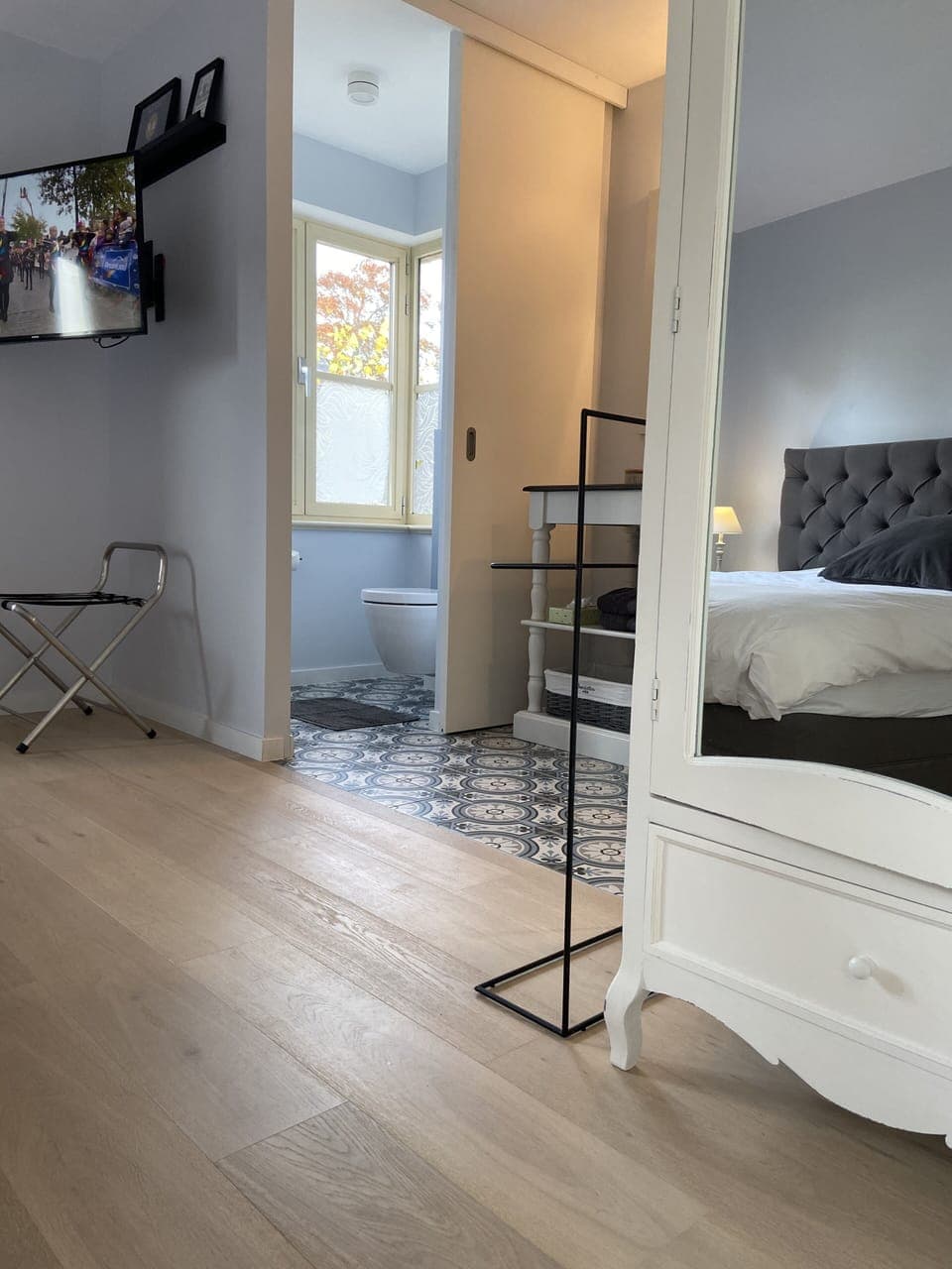 Luxury Room, 1 King Bed, Non Smoking (Suite Florentine) | Egyptian cotton sheets, premium bedding, down comforters, minibar