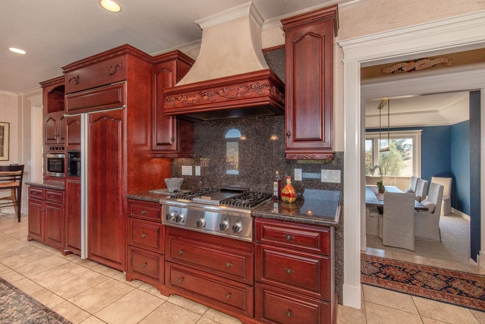 5 Burner gas Thermodor range & newer Viking refrigerator not pictured