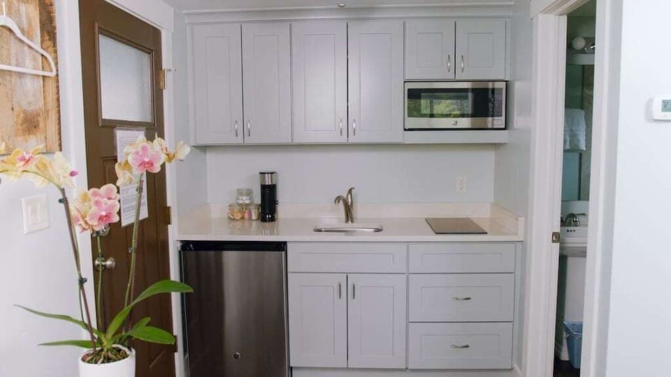 Marys Redstone retreat studio mini kitchen with mircrowave and coffee station