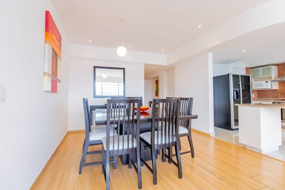 Pleasant and spacious dining room