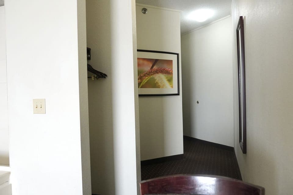 Desk, laptop workspace, iron/ironing board, free WiFi