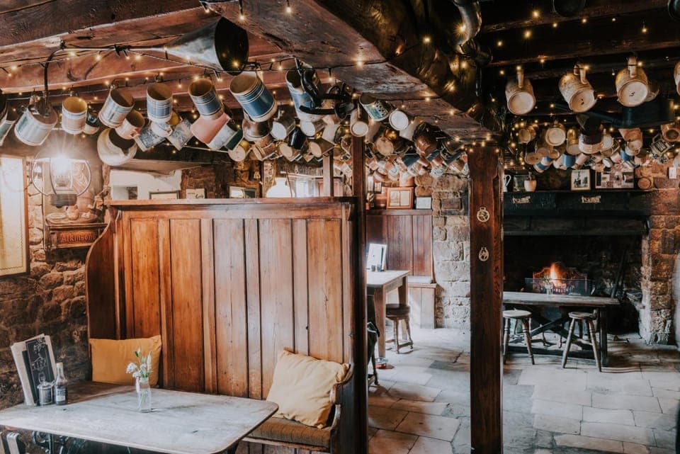 Breakfast, lunch and dinner served