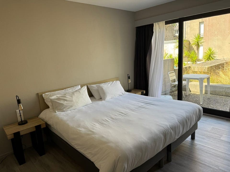 Premium bedding, individually decorated, individually furnished, desk