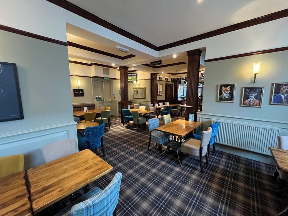 Breakfast, lunch, dinner served; British cuisine 