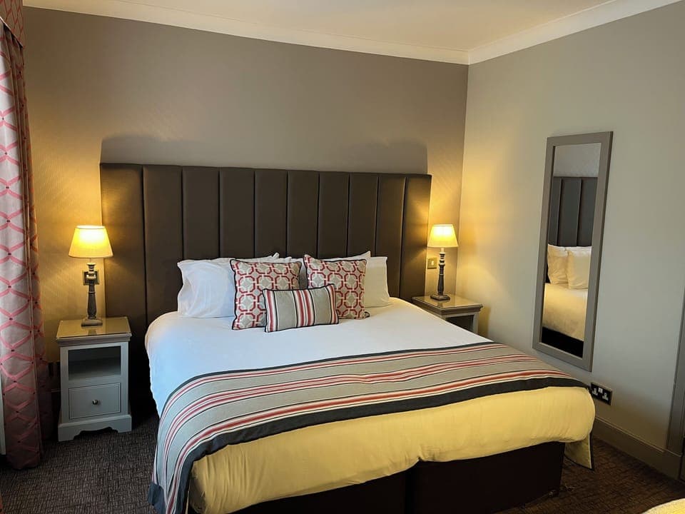 Desk, blackout drapes, iron/ironing board, free WiFi