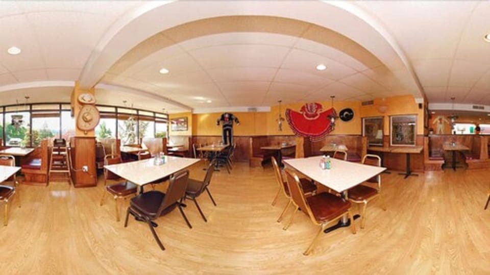 Lunch and dinner served, Mexican cuisine
