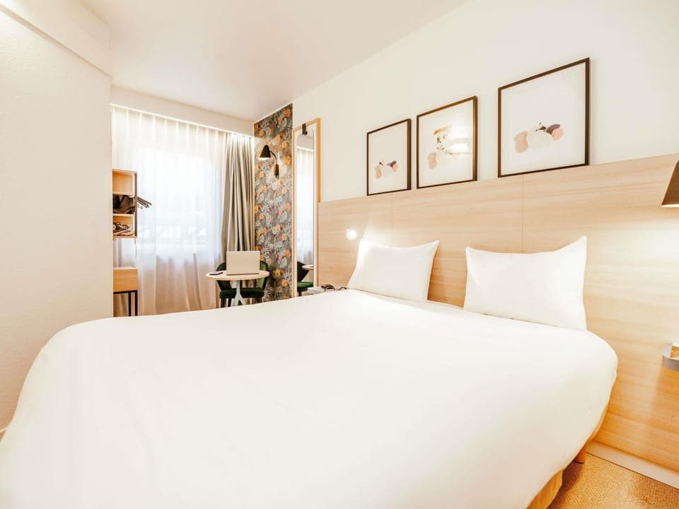 Standard Double Room, 1 Double Bed | Pillowtop beds, in-room safe, desk, blackout drapes