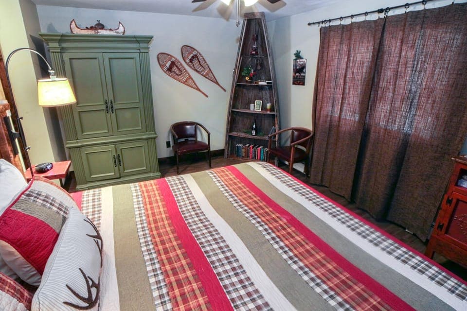 Mountain Décor