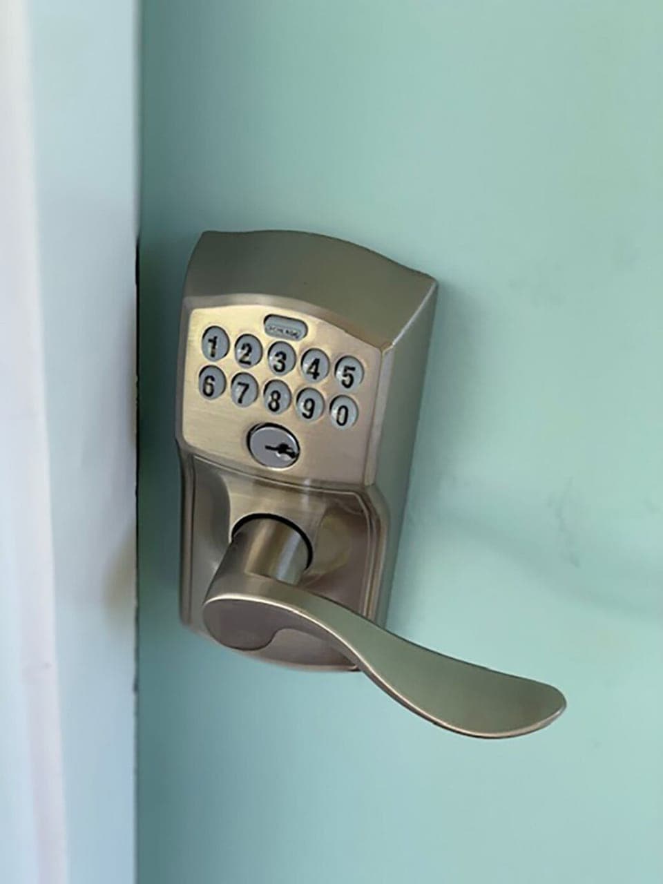 Self check in combo lock