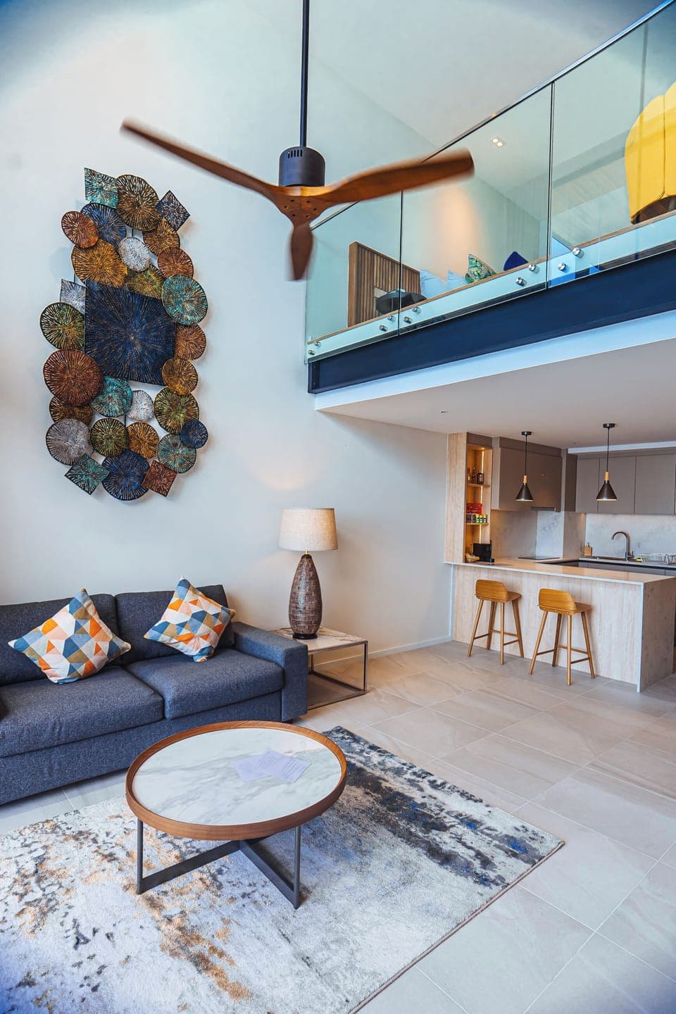 Pool Loft Seaview | Living area | 43-inch LED TV with satellite channels, TV