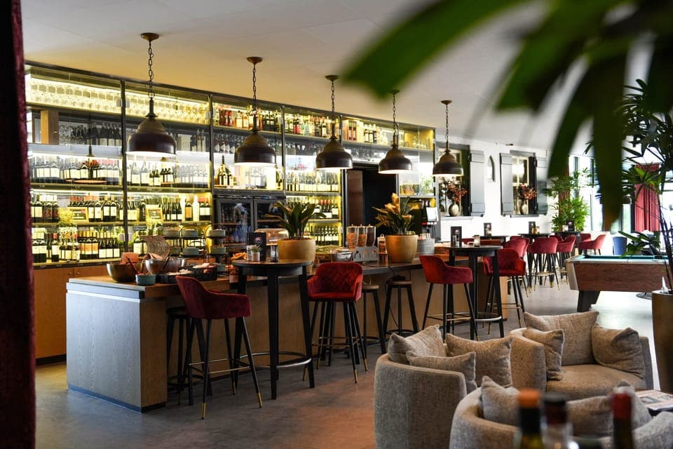 Daily buffet breakfast (EUR 18.50 per person)