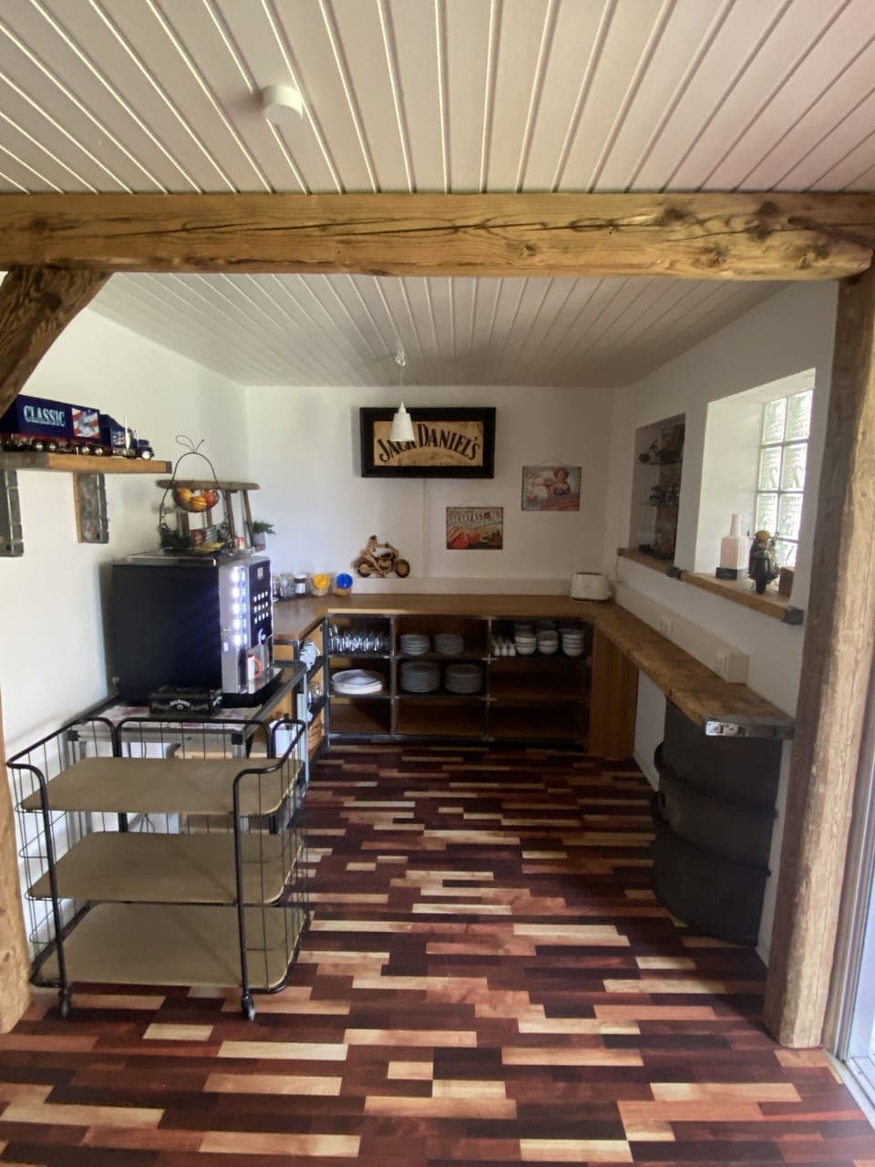 Free daily self-serve breakfast