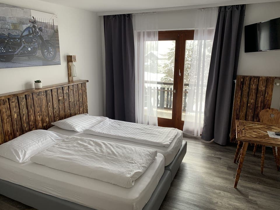 Comfort Double Room | Individually decorated, individually furnished, soundproofing, free WiFi