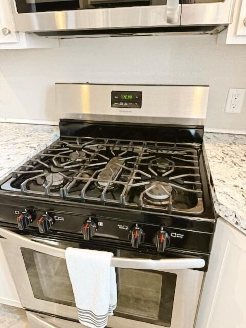 Gas stove