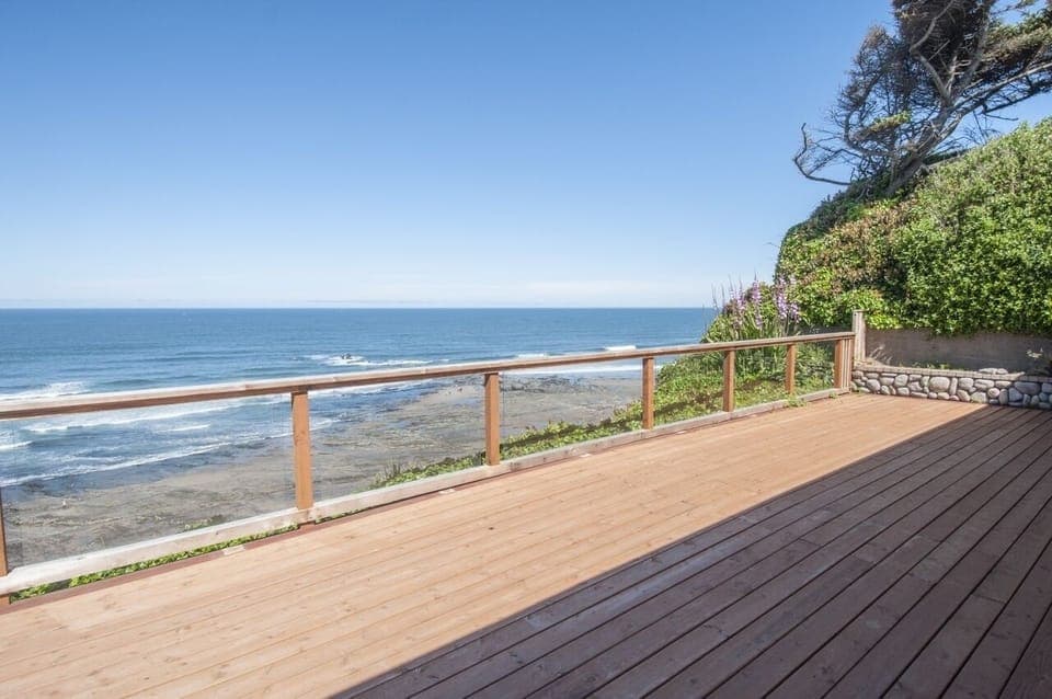 Beautiful oceanfront  views from the huge sundeck