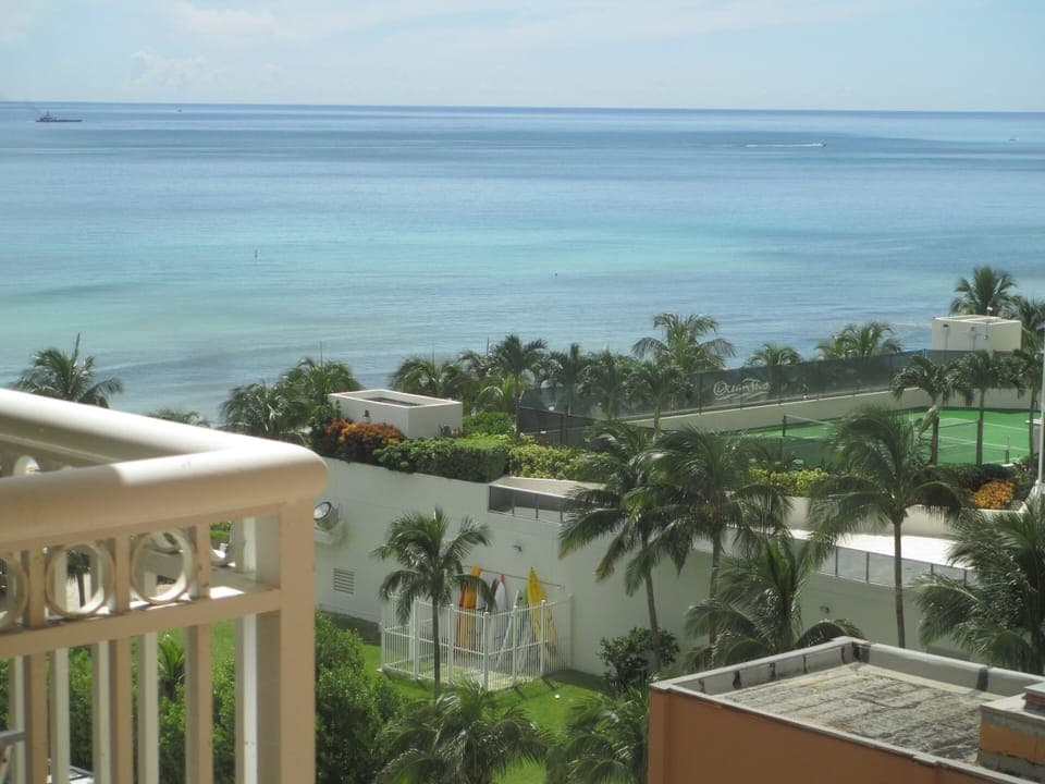 Condo view from the window.................
Vista del Dpto. desde la ventana