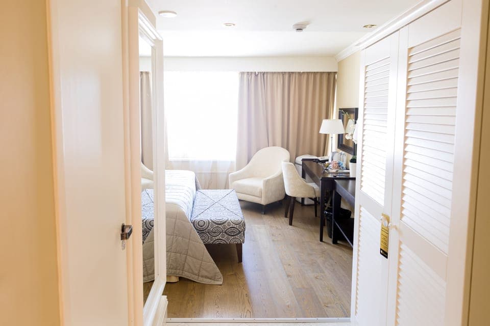 Comfort Twin Room | Premium bedding, desk, laptop workspace, blackout drapes