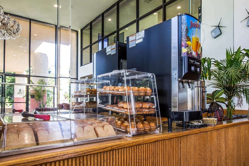 Free daily continental breakfast