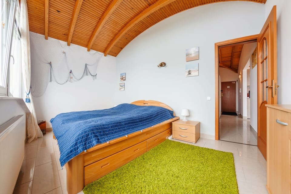 Apartment (13) | Laptop workspace, iron/ironing board, bed sheets