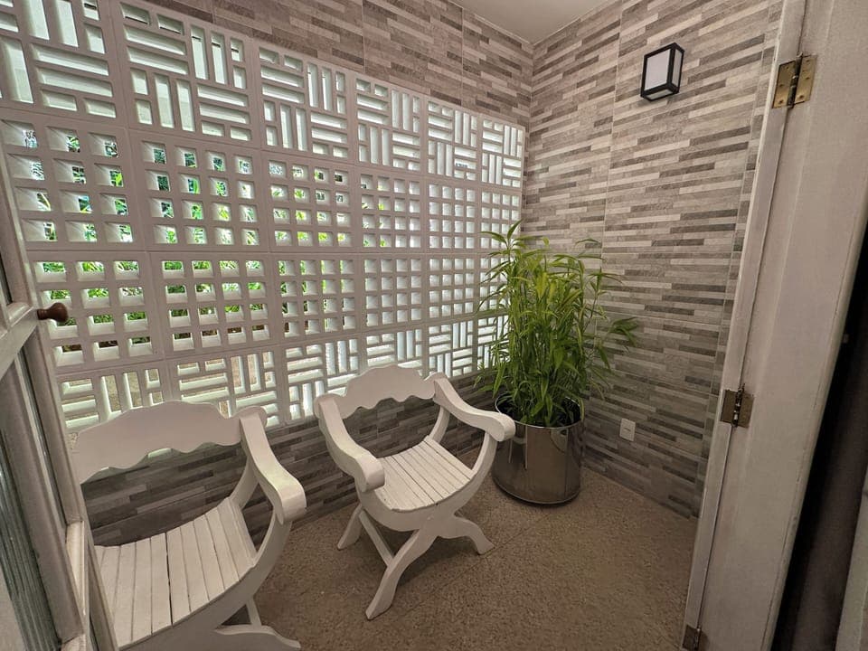 Family Room 6 | Blackout drapes, free WiFi, bed sheets